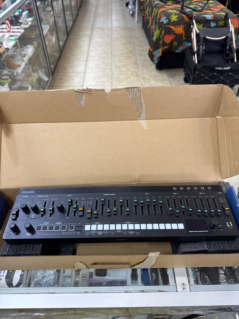 Sintetizador modular Donner D1